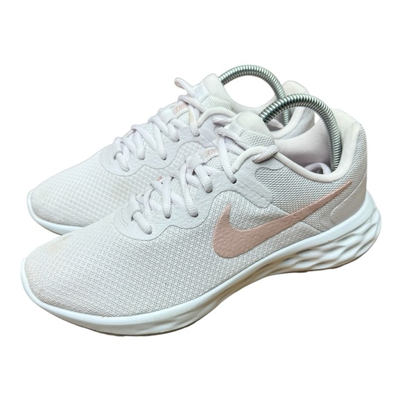 Nike Women's size 9 White and Soft Pink Sneakers - Picture 1 of 9